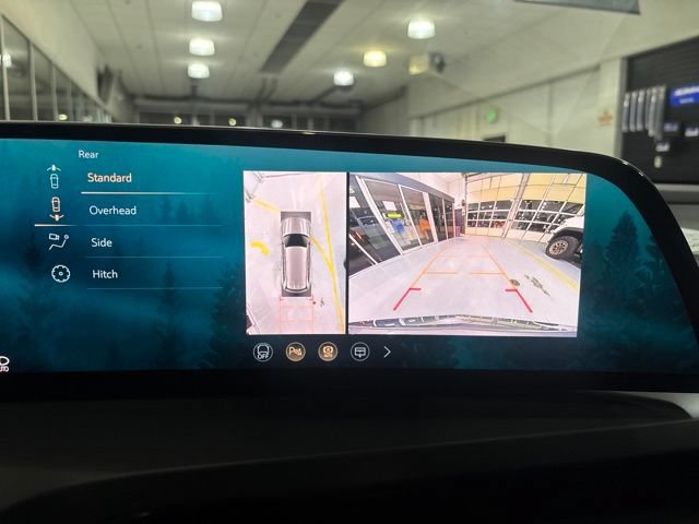 Used 2026 Cadillac Vistiq Luxury AWD/4WD image 23