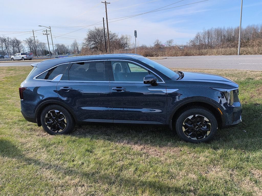 New 2026 Kia Sorento S w/ S Panoramic Sunroof Package FWD image 2