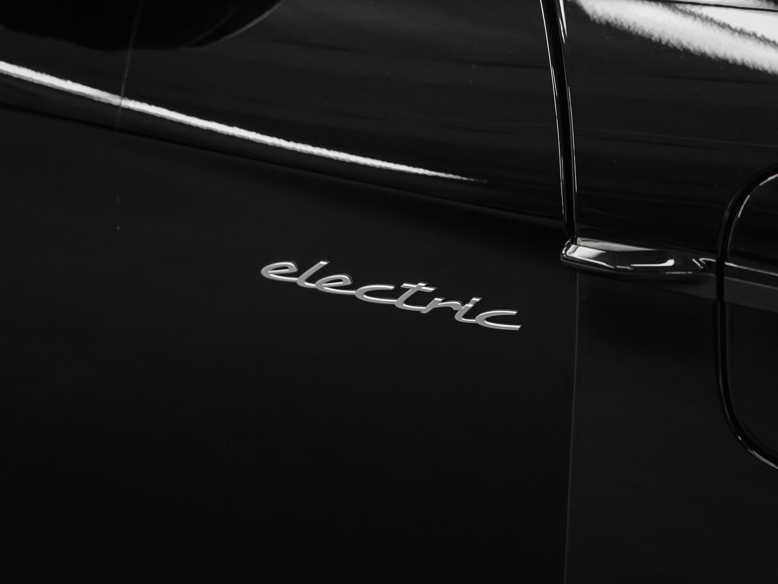 New 2025 Porsche Taycan image 19