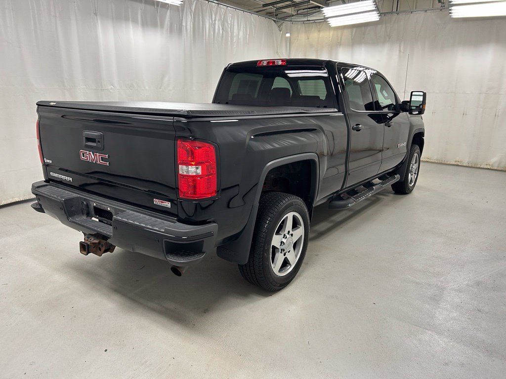 Used 2018 GMC Sierra 2500 SLT w/ All Terrain HD Package AWD/4WD image 5
