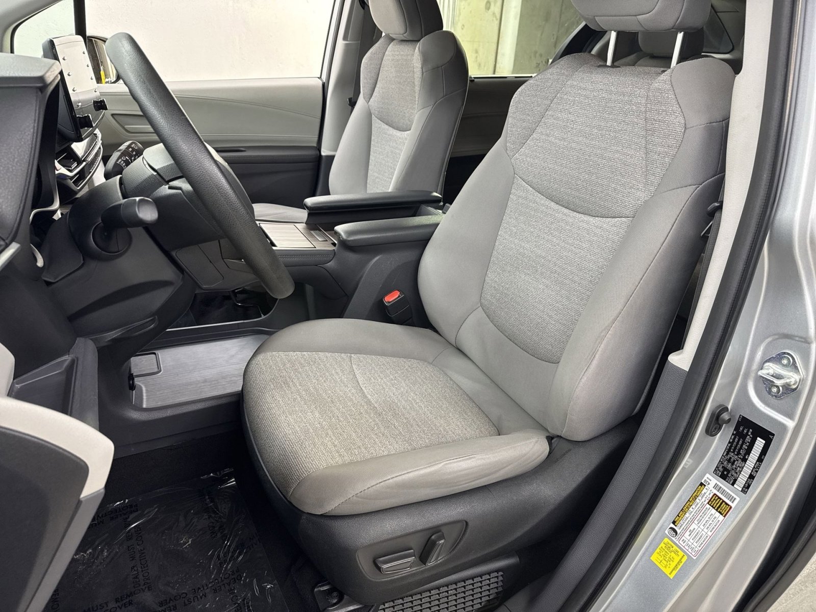 Used 2024 Toyota Sienna LE image 17