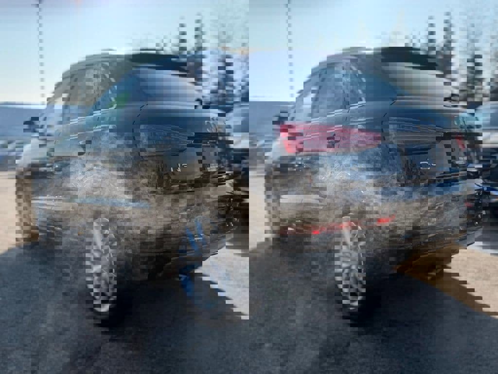 Used 2018 Audi Q3 2.0T Premium Plus w/ Premium Plus Package image 4