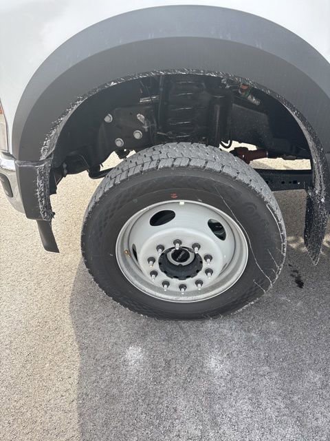 New 2025 Ford F450 XL w/ XL Chrome Package image 21