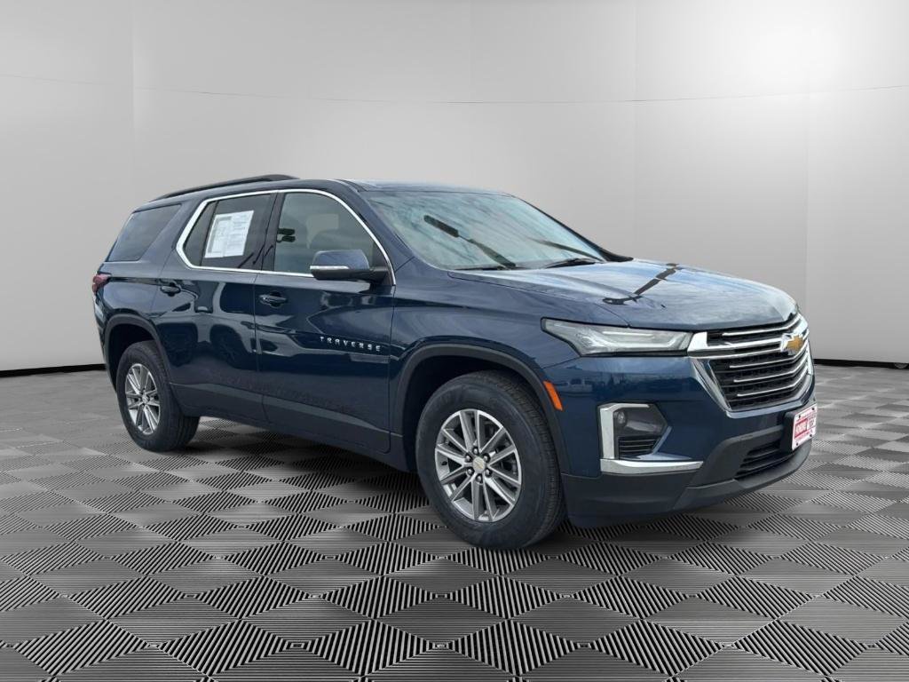 Used 2023 Chevrolet Traverse LT AWD/4WD image 2