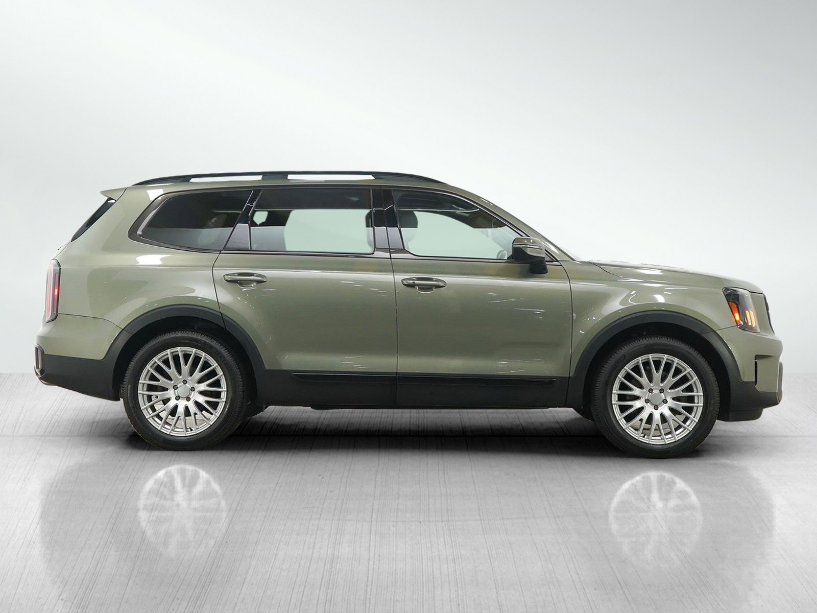 Used 2024 Kia Telluride EX X-Line image 7
