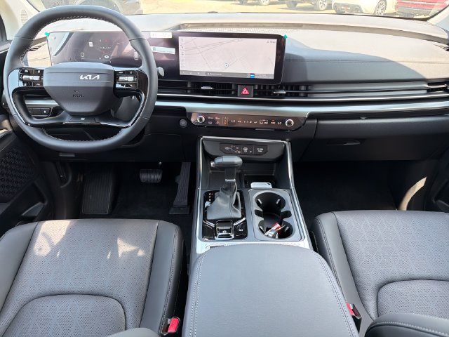 New 2027 Kia Carnival SX w/ Dark Edition Package FWD image 9