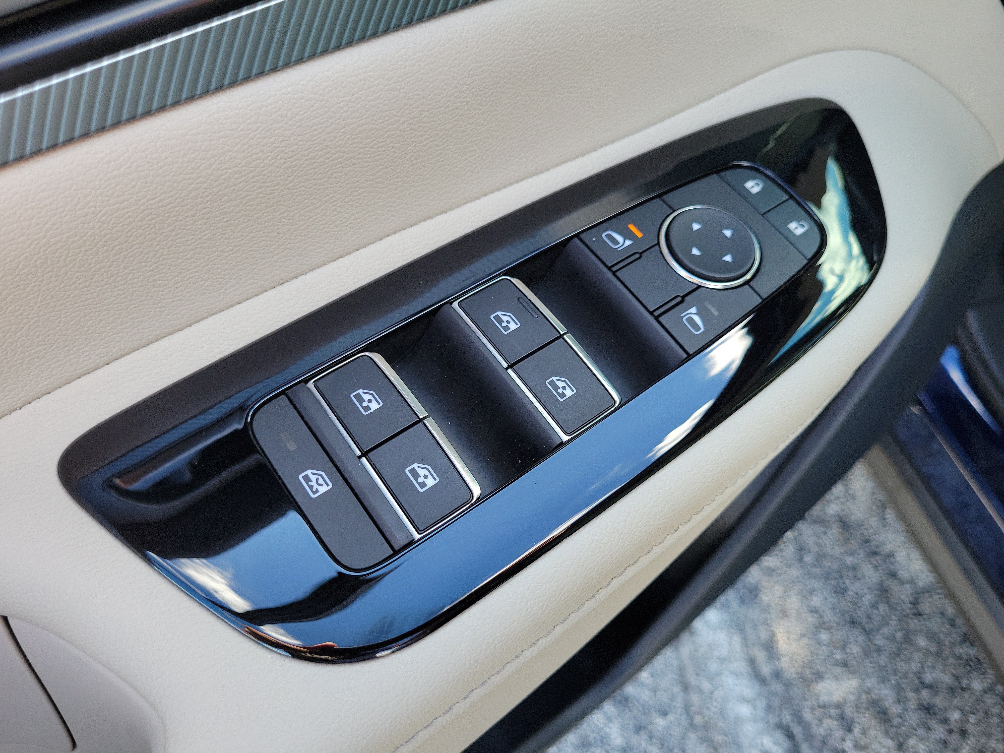 Certified 2025 Nissan Murano SL AWD/4WD image 11