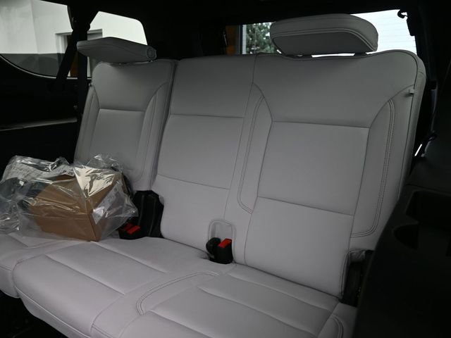 New 2026 Chevrolet Suburban Premier image 20