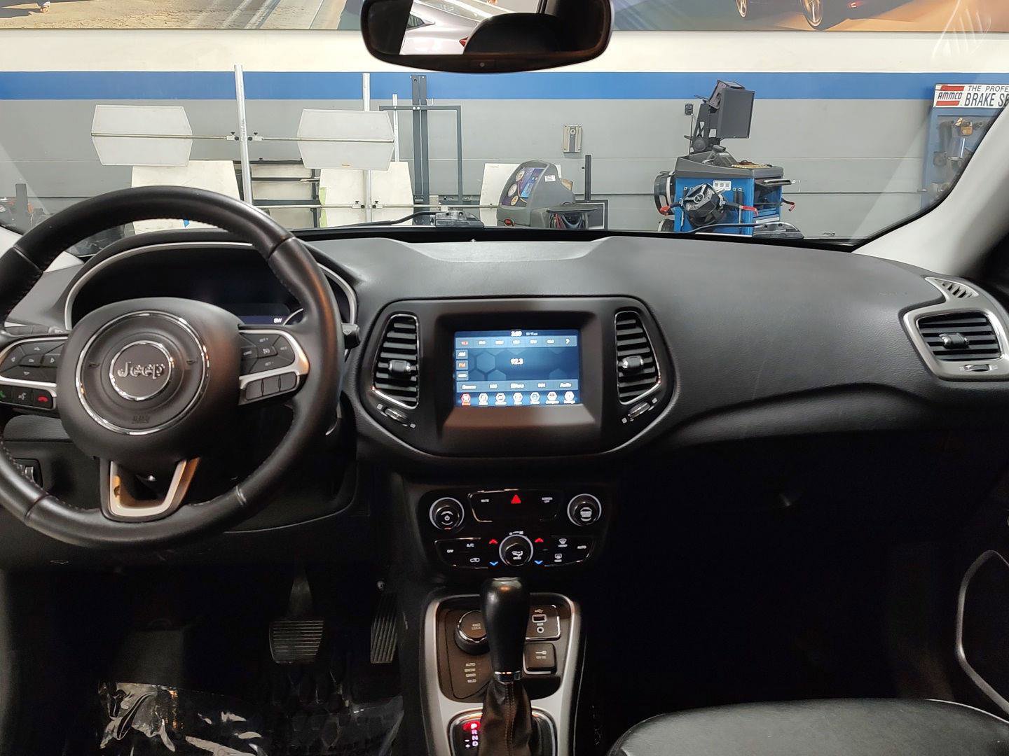 Used 2018 Jeep Compass Latitude w/ Popular Equipment Group AWD/4WD image 17