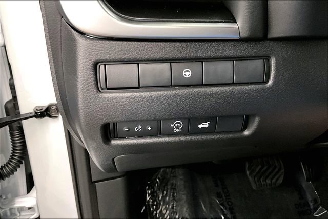 New 2025 Nissan Rogue SV image 29