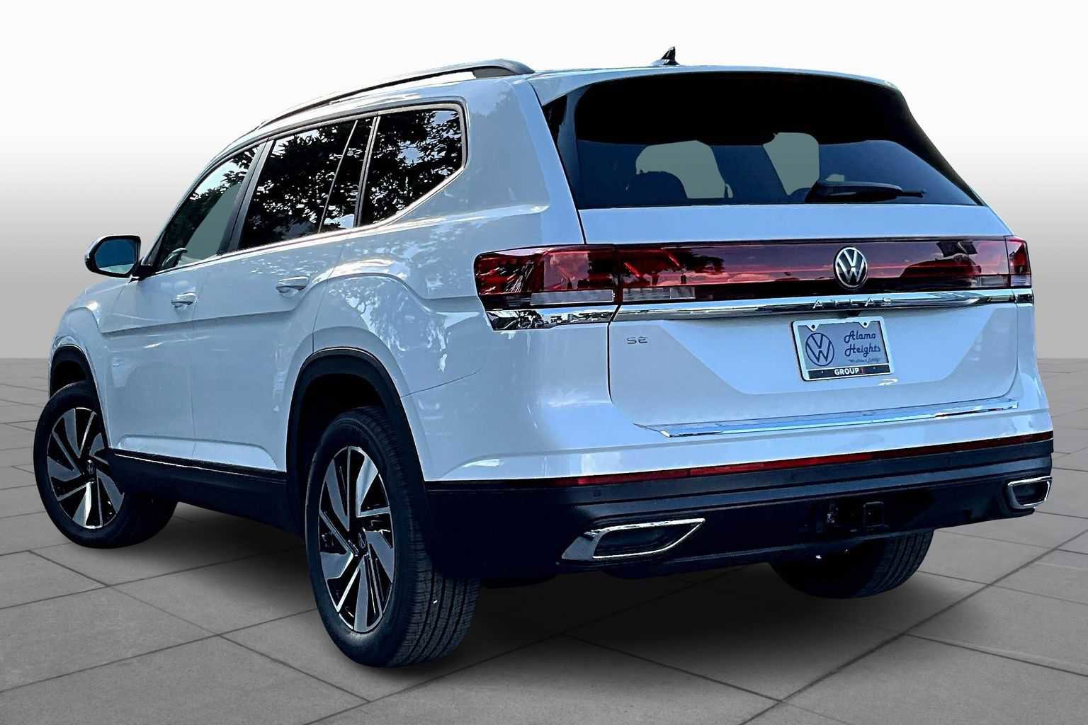 New 2026 Volkswagen Atlas SE image 12