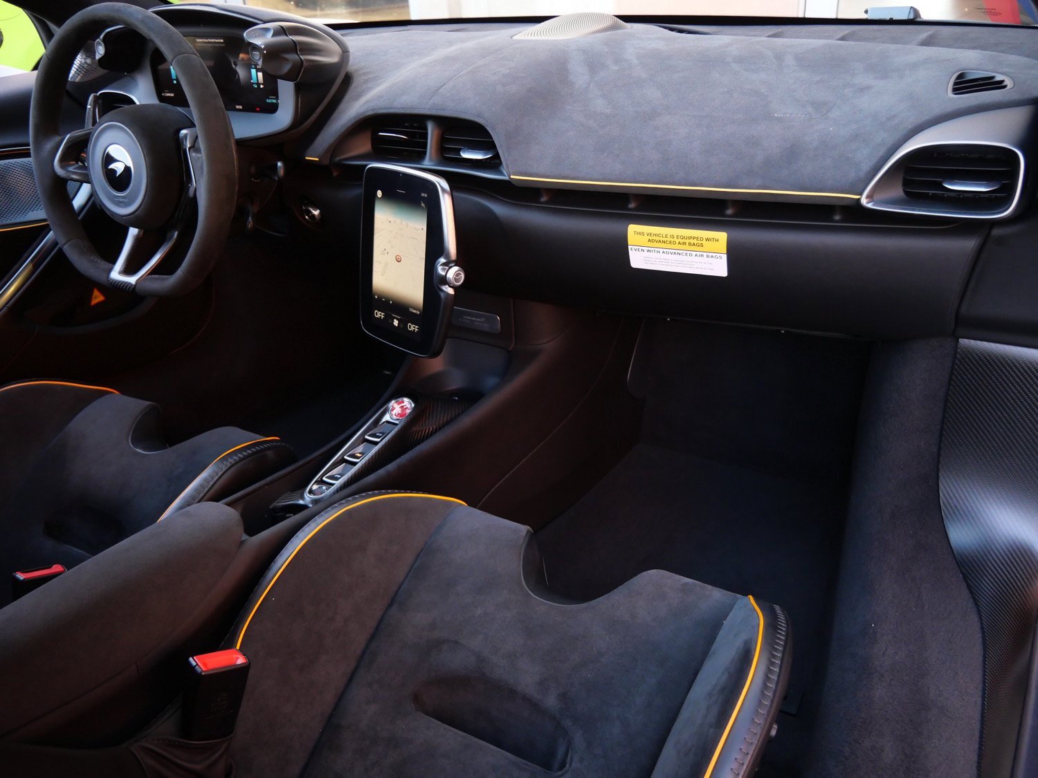 Used 2023 McLaren Artura image 10