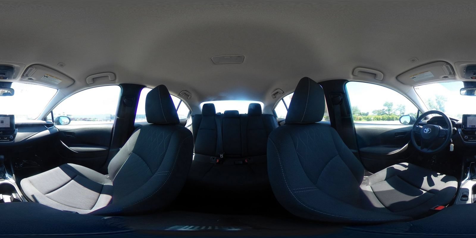 Used 2025 Toyota Corolla LE FWD image 37
