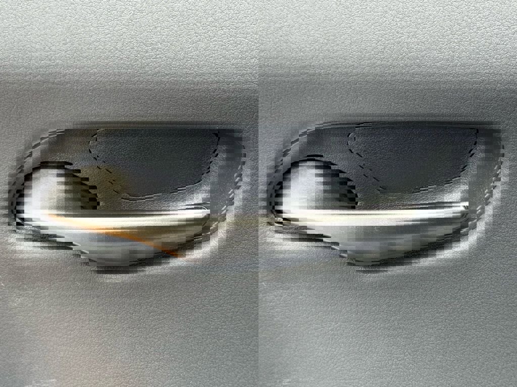 Used 2023 Lexus UX 250h FWD w/ Premium Package image 16