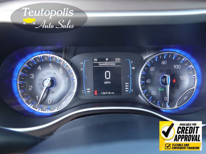 Used 2019 Chrysler Pacifica Touring-L FWD image 21