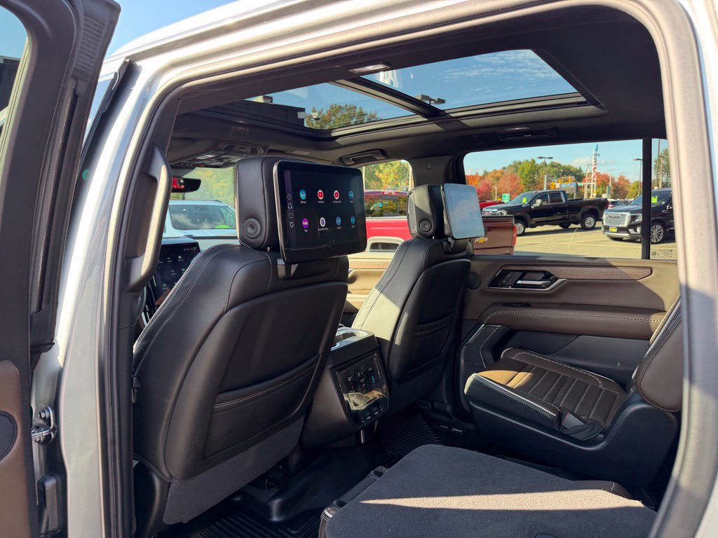 Used 2025 GMC Yukon XL Denali Ultimate AWD/4WD image 22