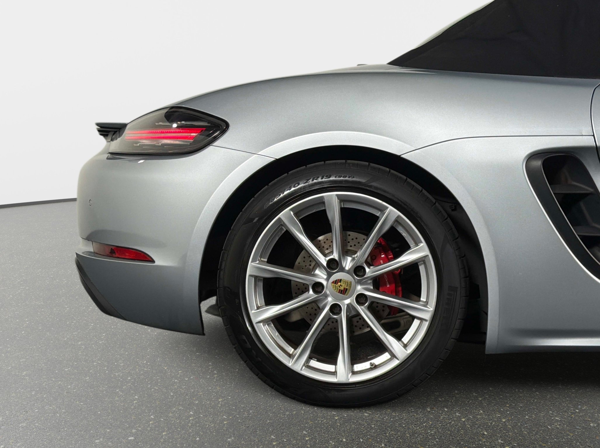 Used 2017 Porsche 718 Boxster S RWD image 4