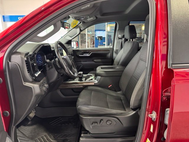 Used 2022 Chevrolet Silverado 1500 LT Trail Boss w/ Convenience Package II AWD/4WD image 7