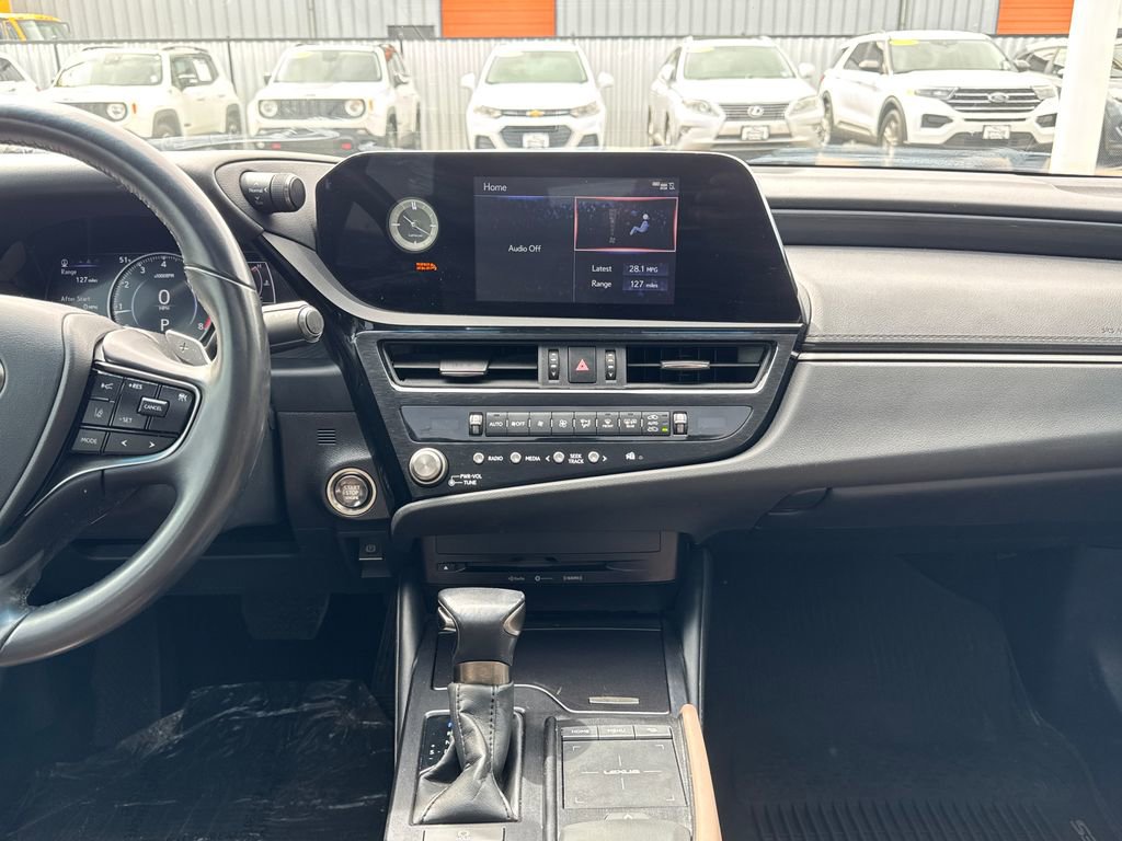 Used 2022 Lexus ES 350 w/ Accessory Package image 19