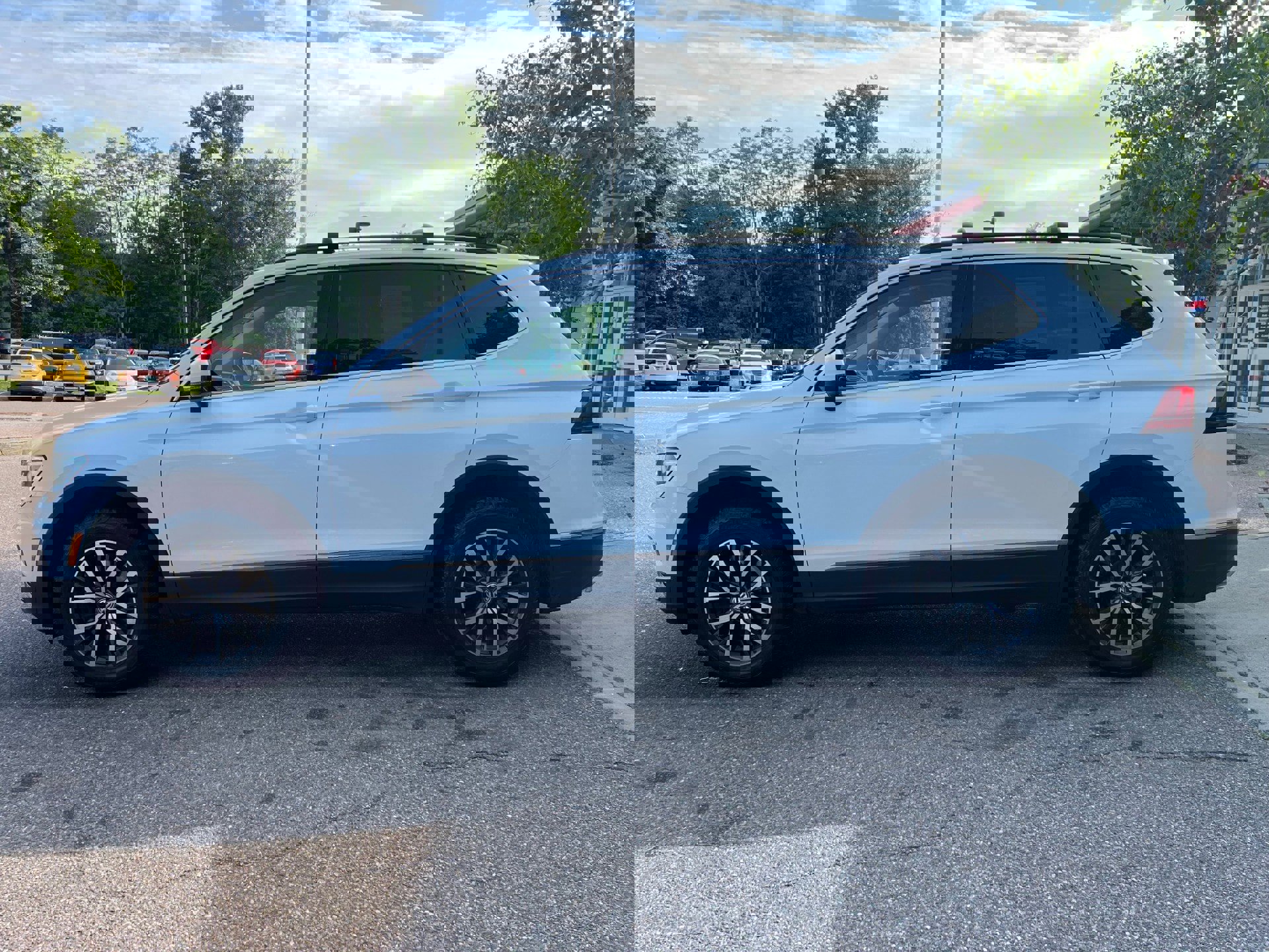Used 2020 Volkswagen Tiguan SE image 4