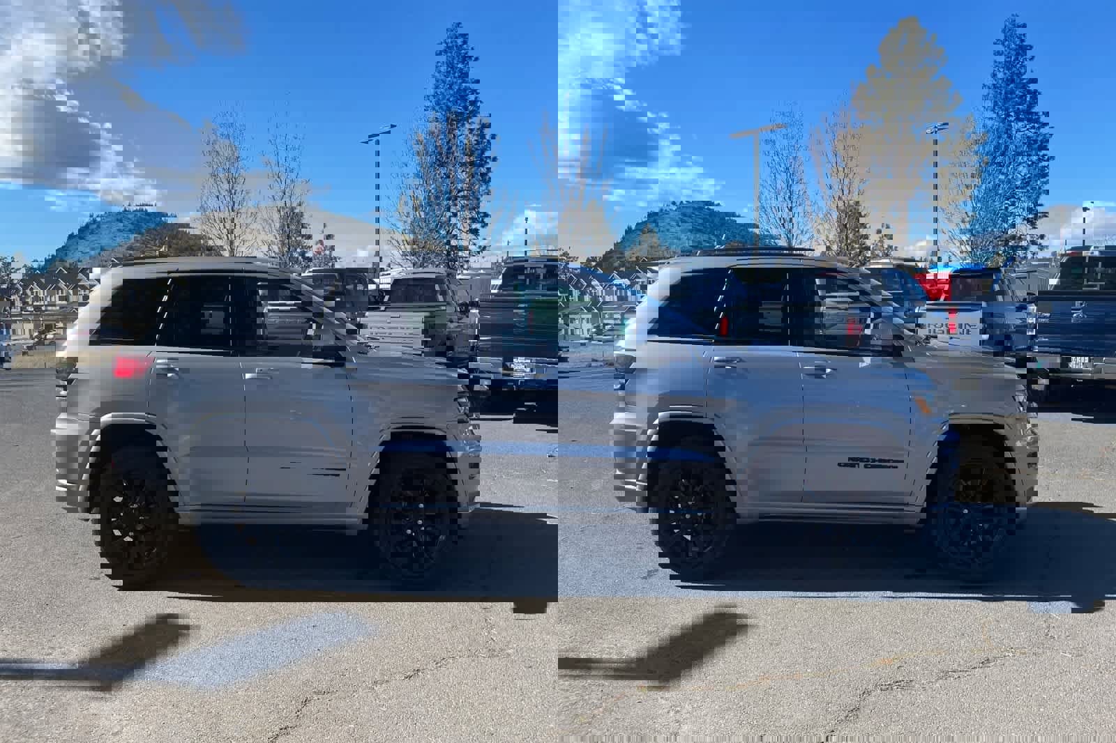 Used 2020 Jeep Grand Cherokee Altitude image 6