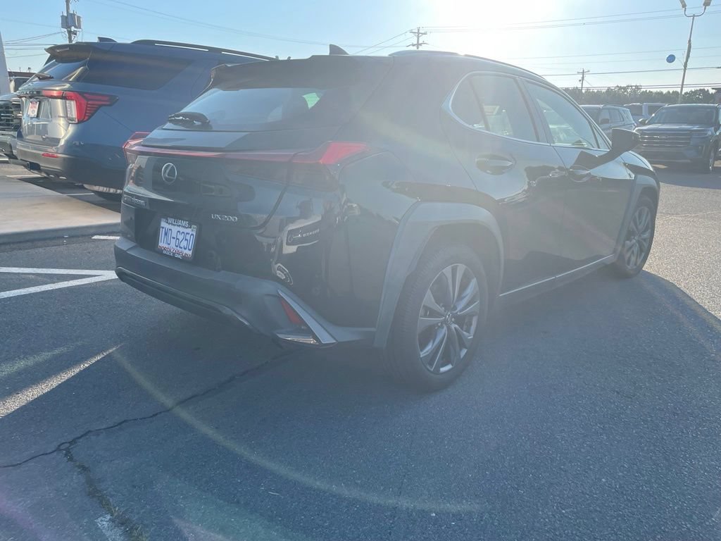 Used 2019 Lexus UX 200 F Sport w/ F Sport Premium Package FWD image 4