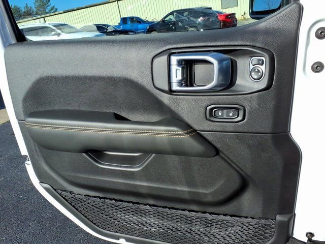 New 2026 Jeep Wrangler Unlimited Sahara AWD/4WD image 9