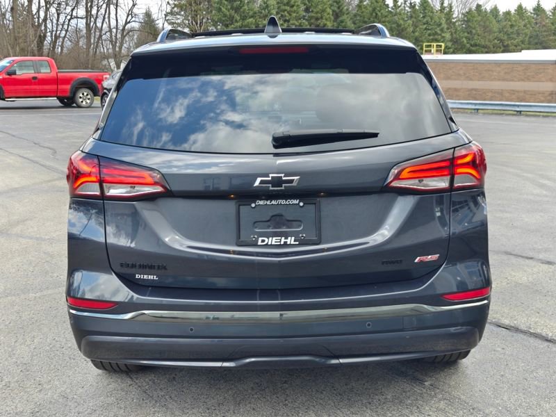 Used 2022 Chevrolet Equinox RS w/ RS Leather Package image 9