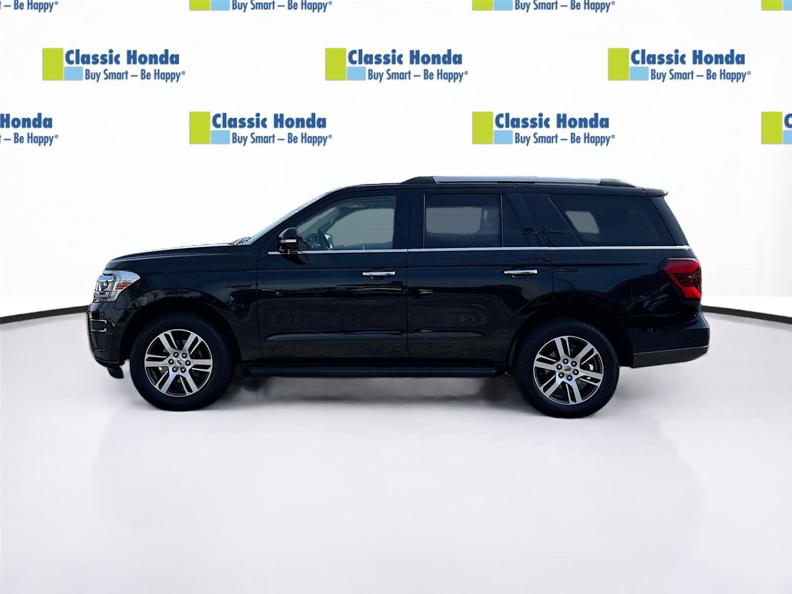 Used 2024 Ford Expedition Limited image 4