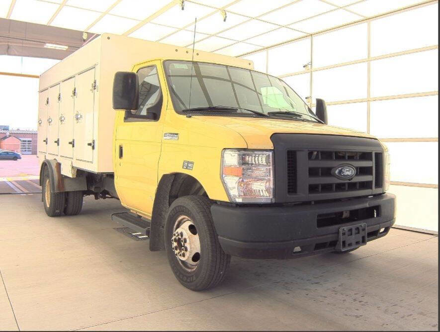 Used 2019 Ford E-450 and Econoline 450 Super Duty w/ Power Windows & Locks Group image 34