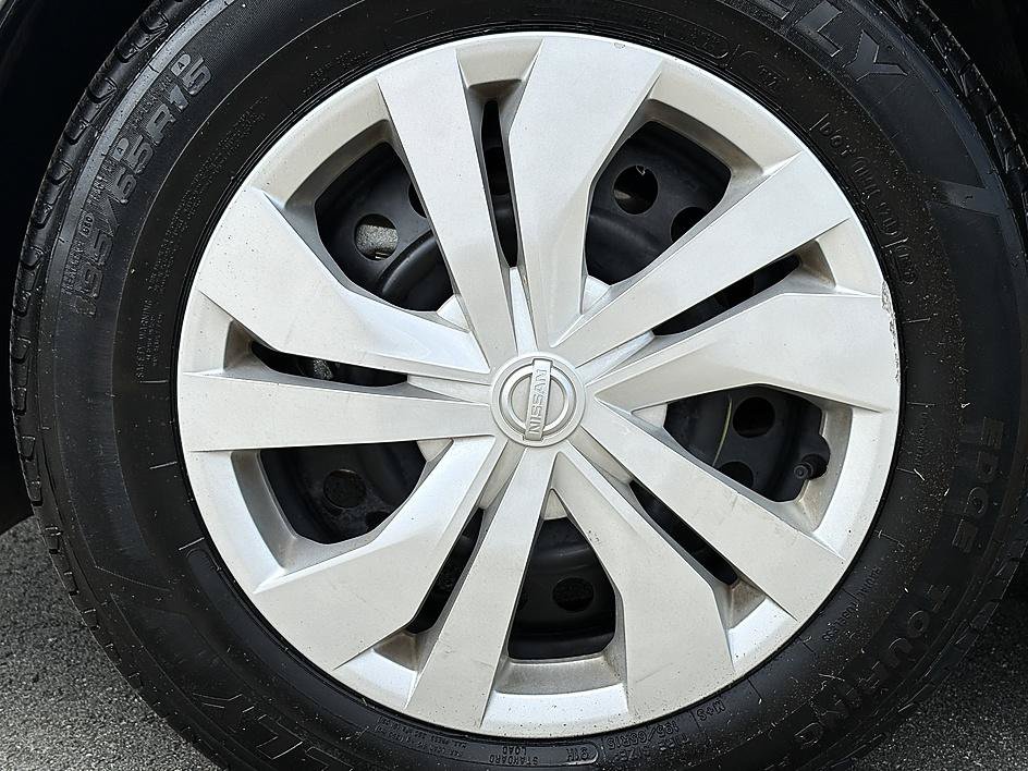 Used 2025 Nissan Versa S FWD image 7