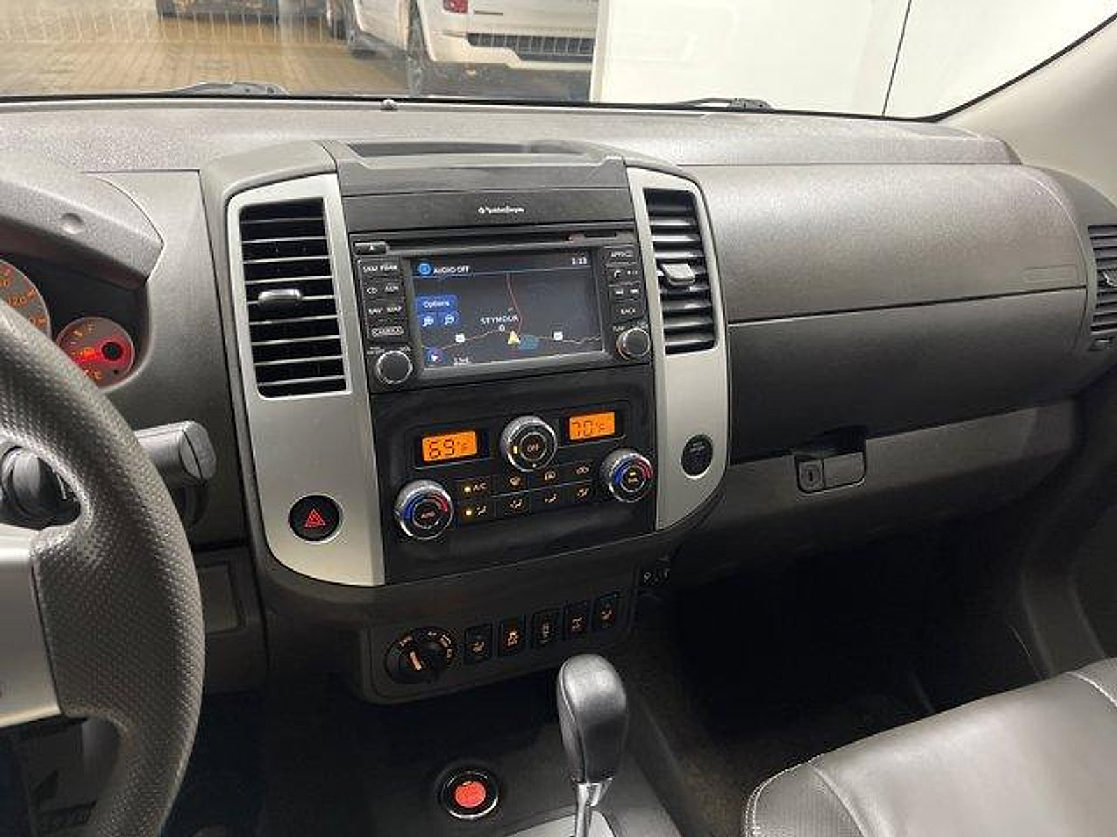 Used 2021 Nissan Frontier PRO-4X w/ Pro-4x Utility Package AWD/4WD image 21