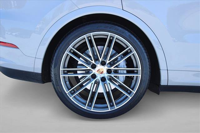Used 2023 Porsche Cayenne Turbo AWD/4WD image 16