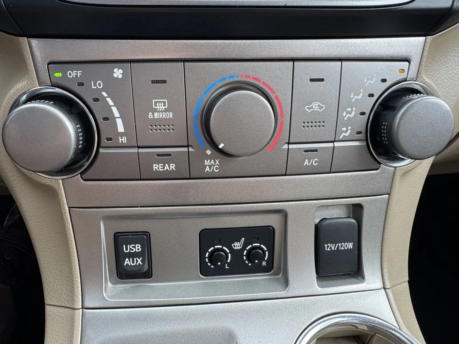 Used 2013 Toyota Highlander SE AWD/4WD image 22