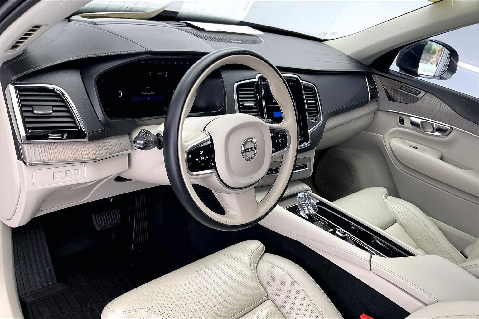 Used 2024 Volvo XC90 T8 Ultimate w/ Protection Package Premier AWD/4WD image 14