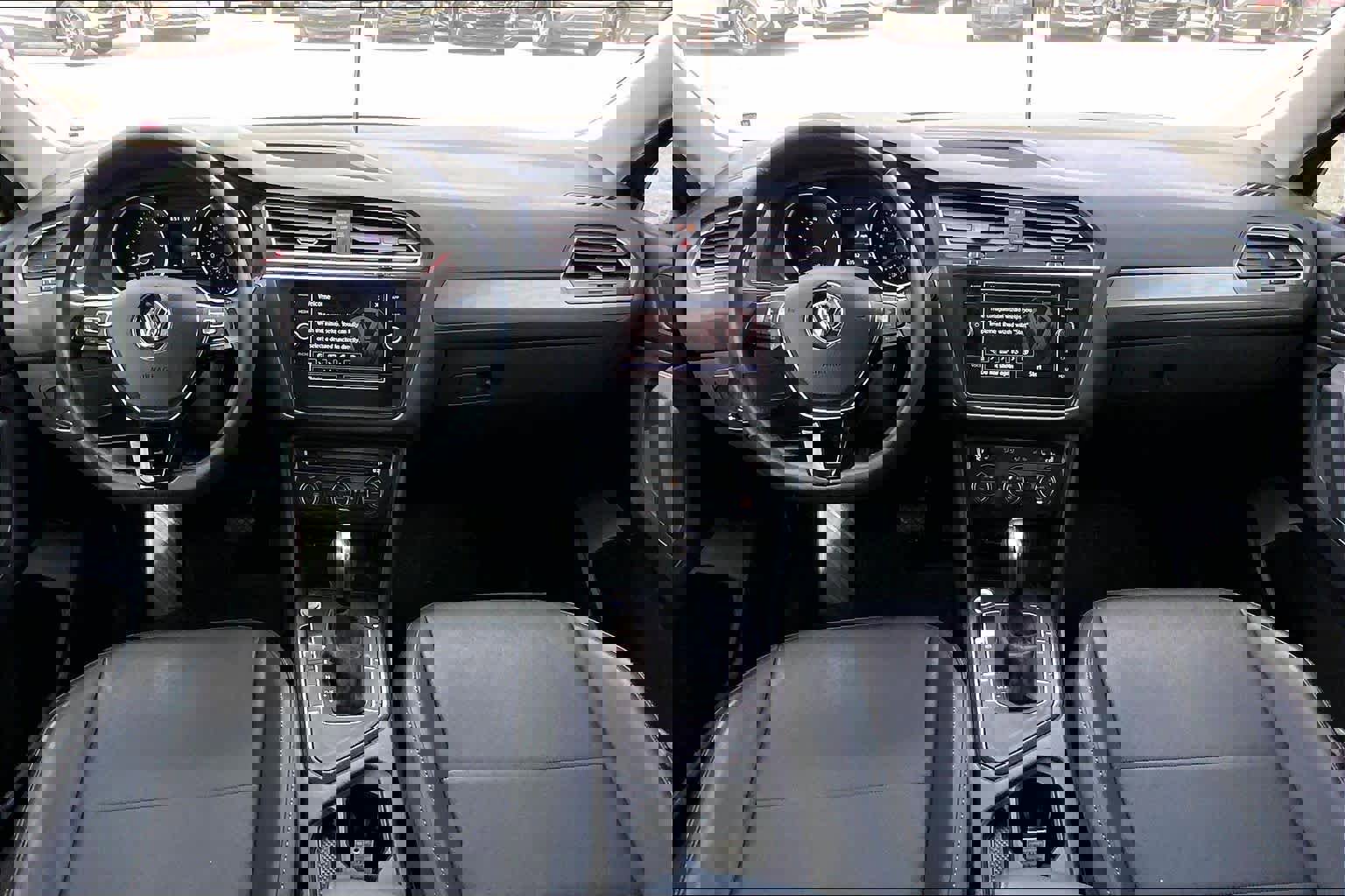 Used 2020 Volkswagen Tiguan SE image 16