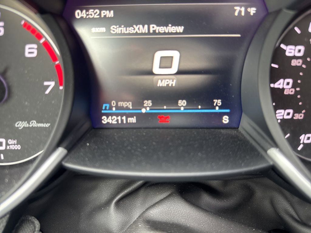 Used 2022 Alfa Romeo Giulia Veloce image 37