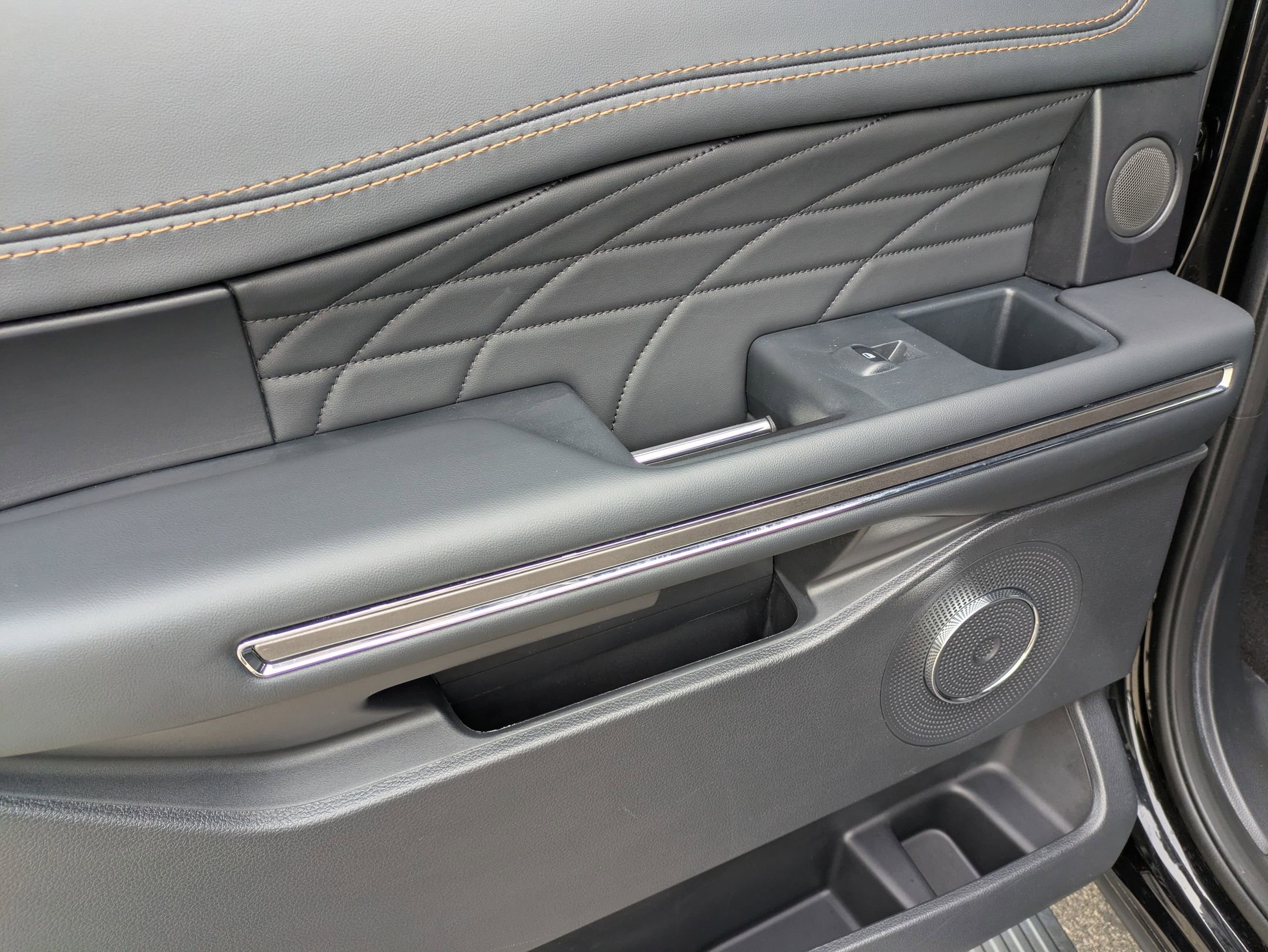 Certified 2023 Ford Expedition Platinum image 27