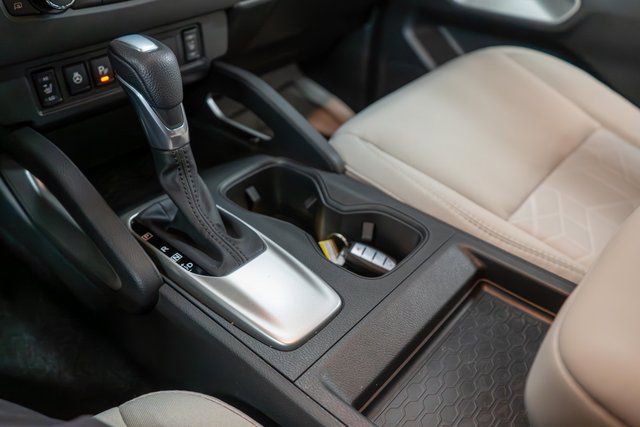 Certified 2025 Nissan Frontier SV w/ SV Convenience Package image 34