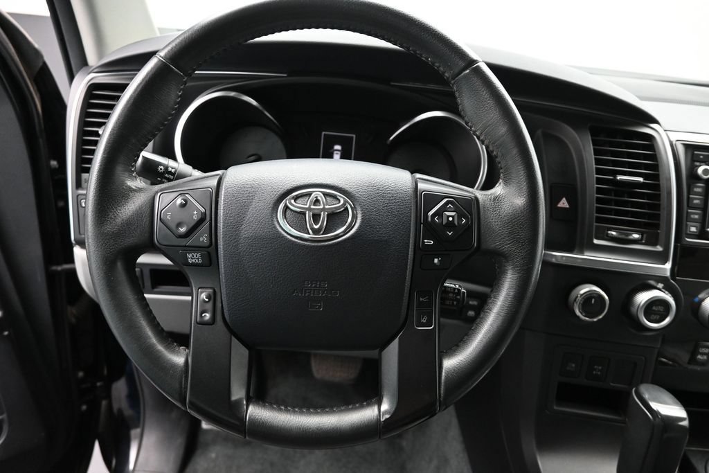 Used 2018 Toyota Sequoia Limited w/ Safety & Convenience Package AWD/4WD image 10