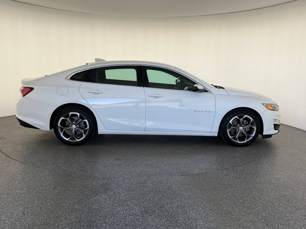 Used 2021 Chevrolet Malibu LT w/ Leather Package FWD image 2