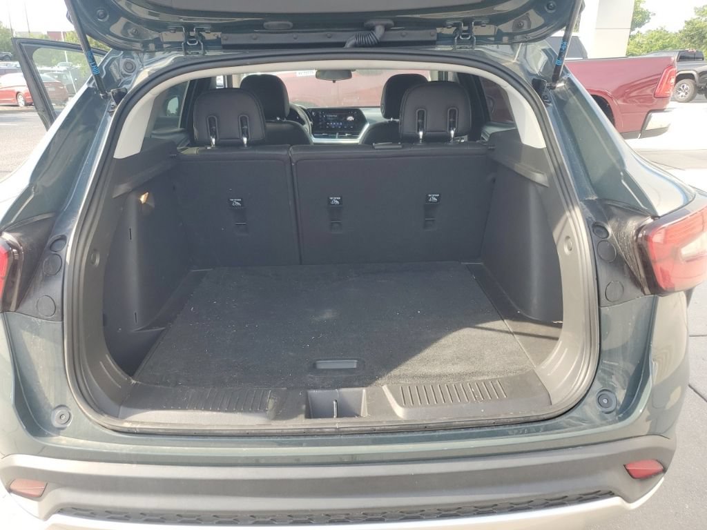 Used 2025 Chevrolet Trax LT FWD image 15