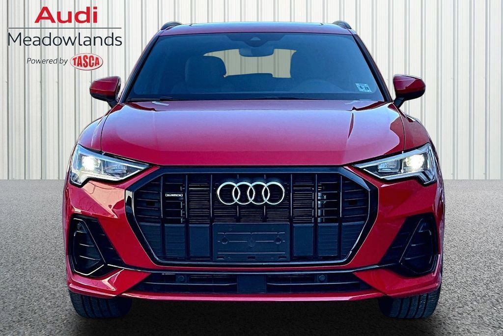 Used 2023 Audi Q3 2.0T Premium w/ Black Optic Sport Package image 2