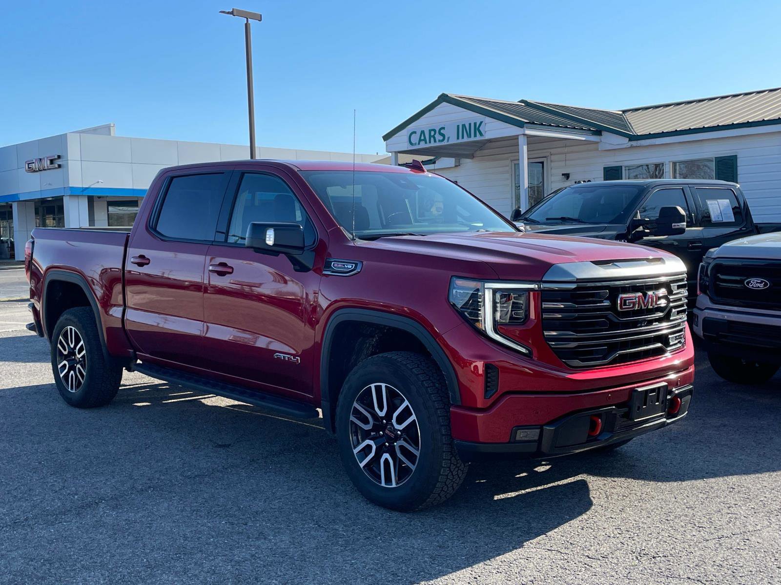 Used 2024 GMC Sierra 1500 AT4 w/ Technology Package image 1
