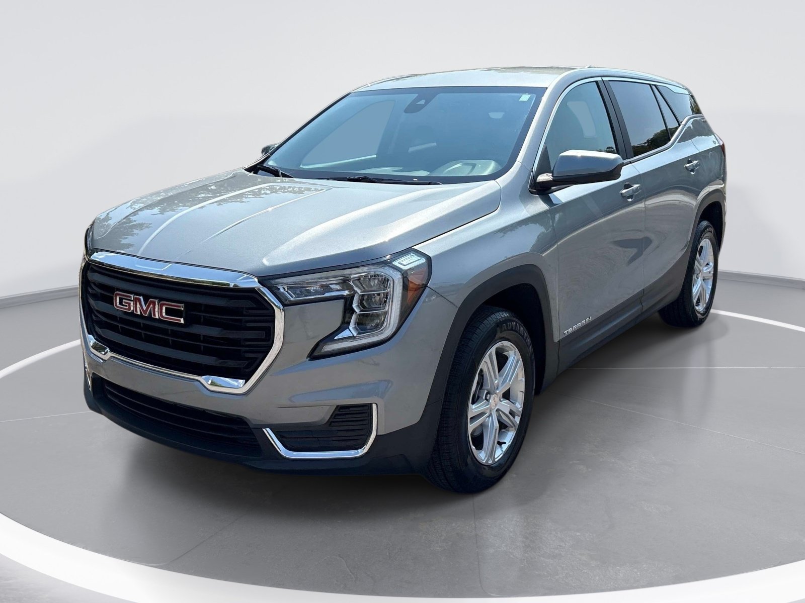 Used 2024 GMC Terrain SLE AWD/4WD image 3