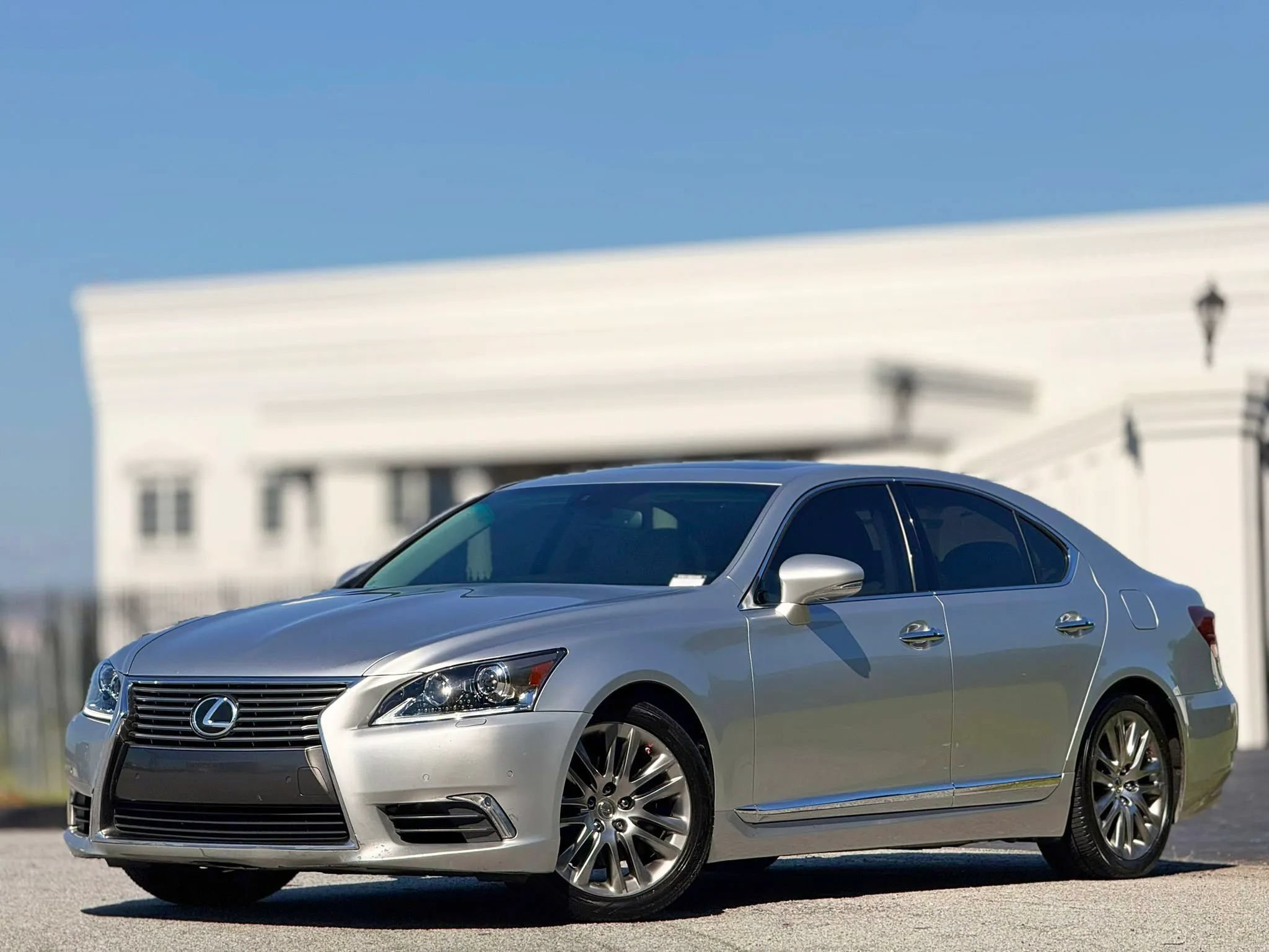 Used 2015 Lexus LS 460 w/ Comfort Package RWD image 1