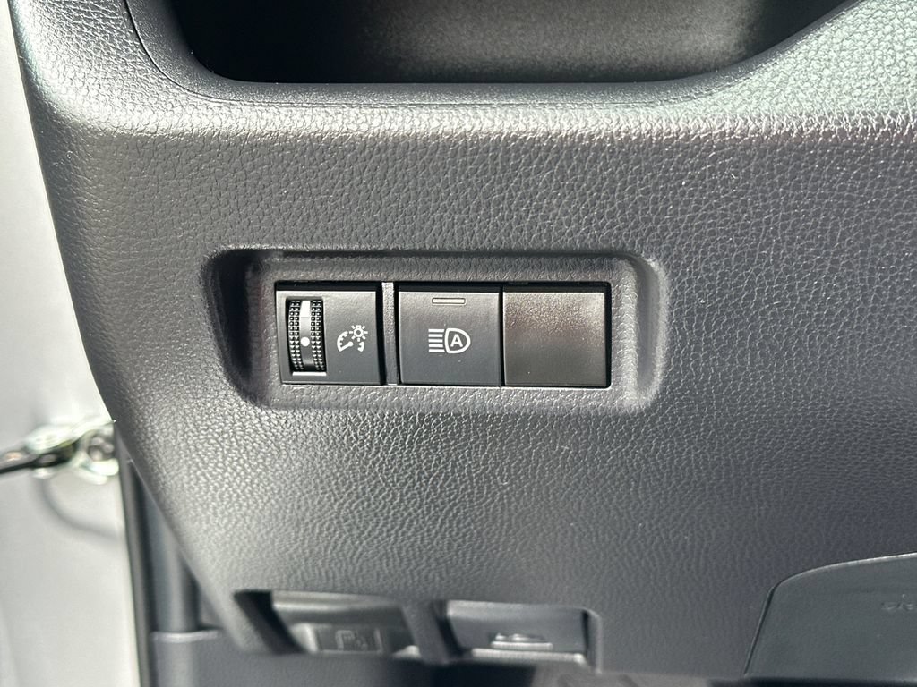 Used 2025 Toyota RAV4 LE AWD/4WD image 19