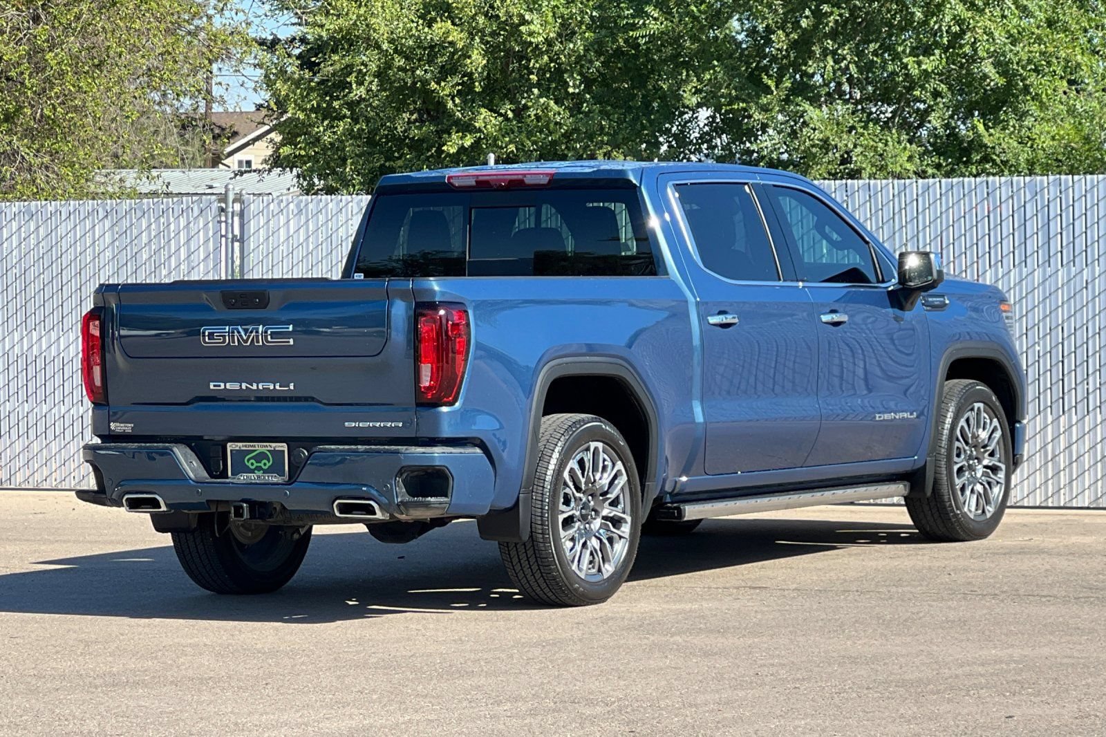 Used 2025 GMC Sierra 1500 Denali Ultimate AWD/4WD image 4