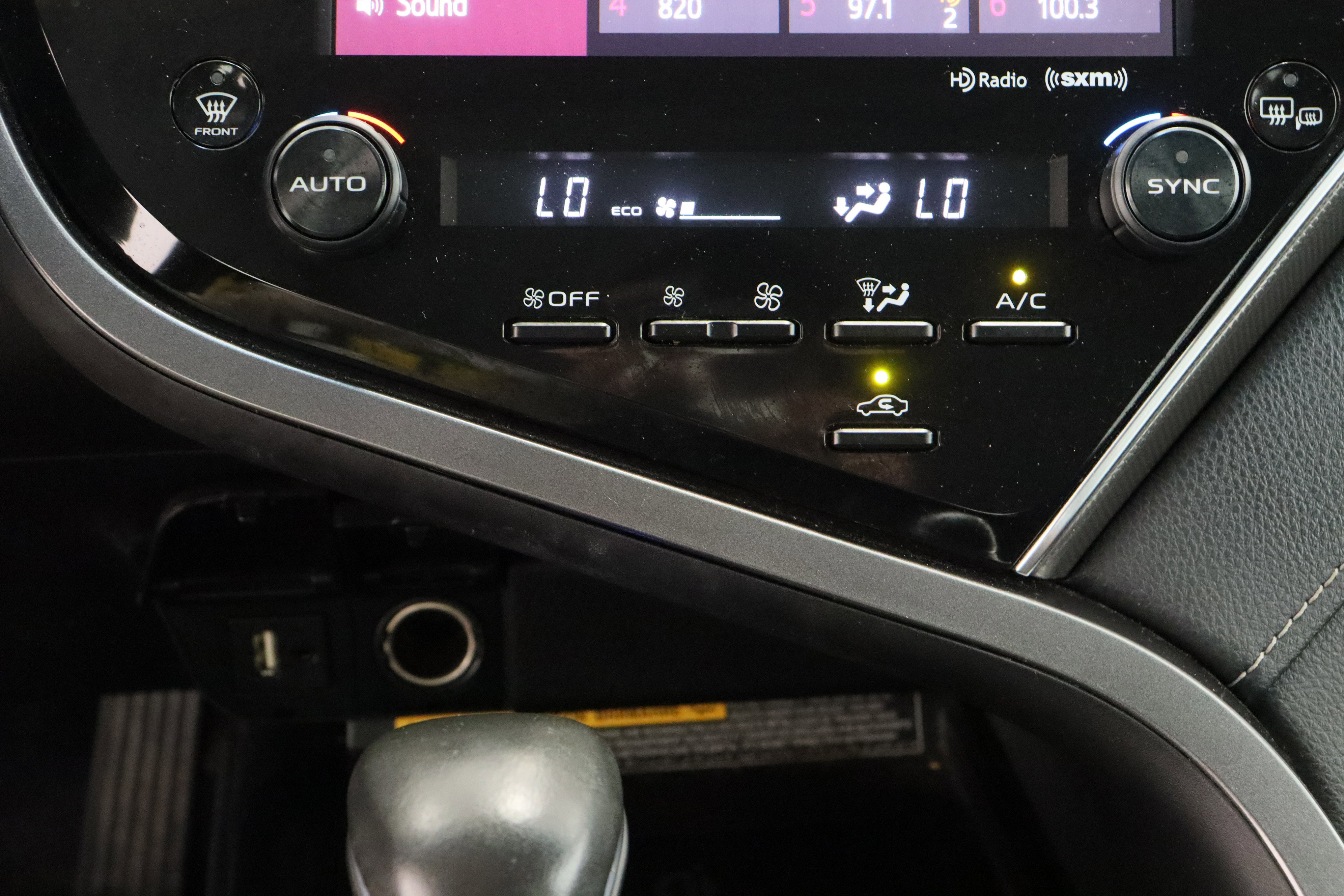 Used 2018 Toyota Camry XSE image 20