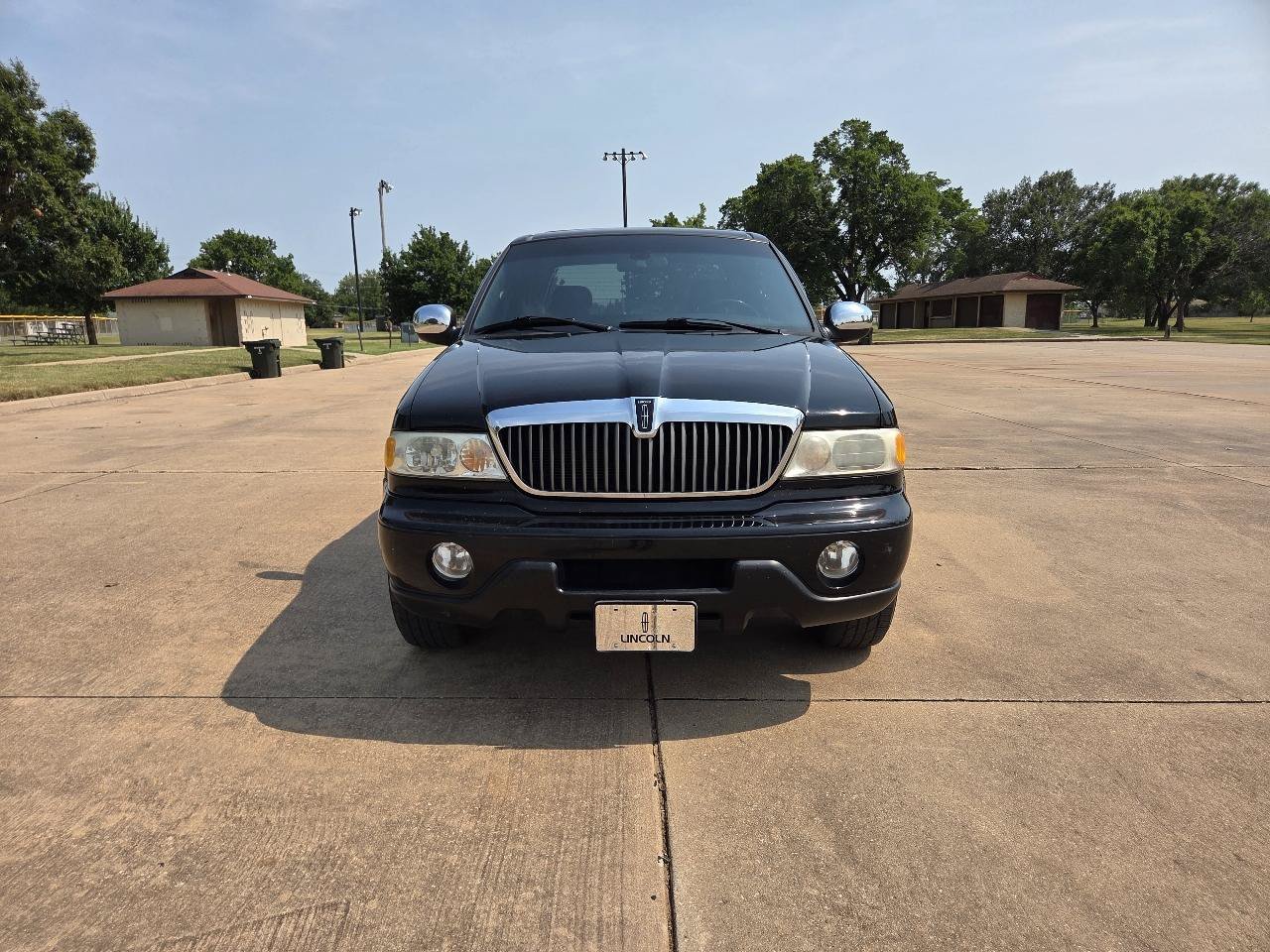 Used 2002 Lincoln Blackwood RWD image 4